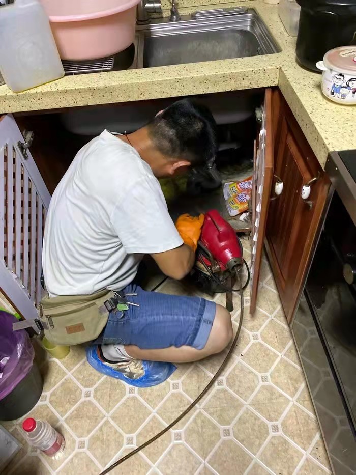 额尔古纳通下水道